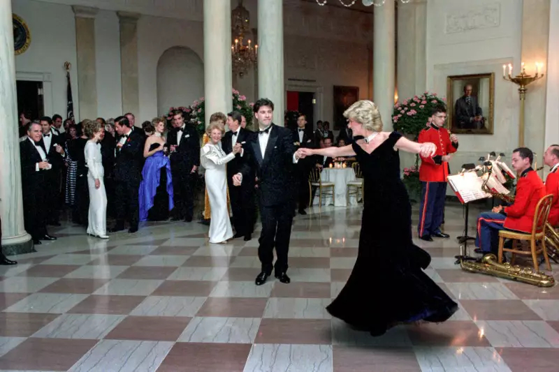 10 looks icônicos da Princesa Diana que revolucionaram a moda e chocaram a realeza
