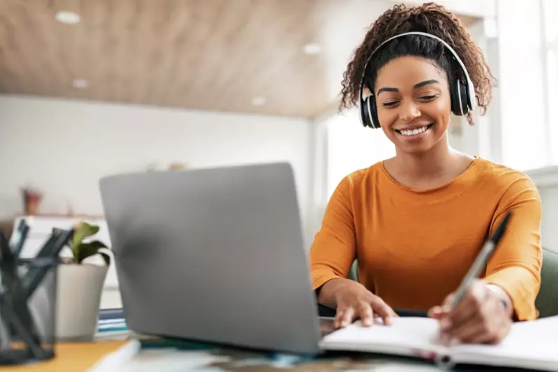 5 Sinais de que a Graduação EAD da PUC Goiás é Perfeita para Você