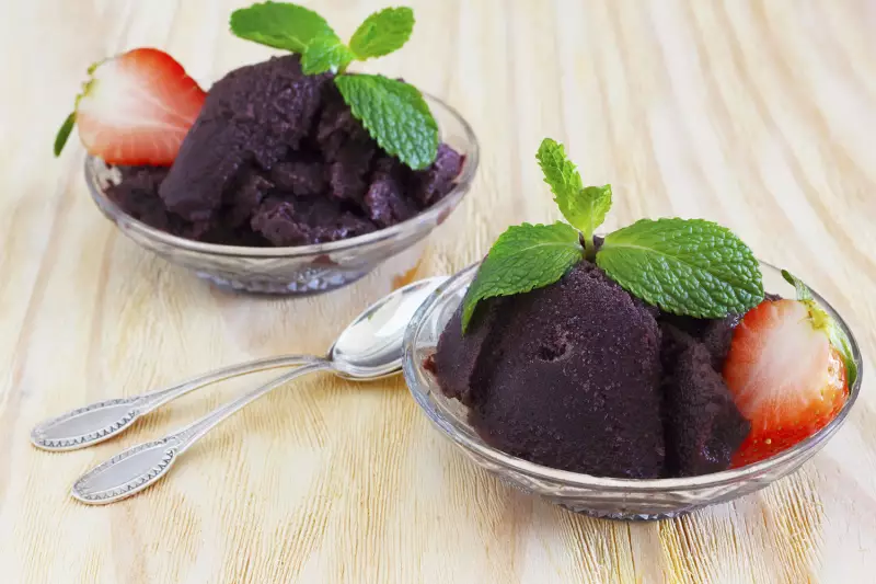 Açaí pode virar artigo de luxo nos EUA por causa de tarifas de Trump — entenda o impacto