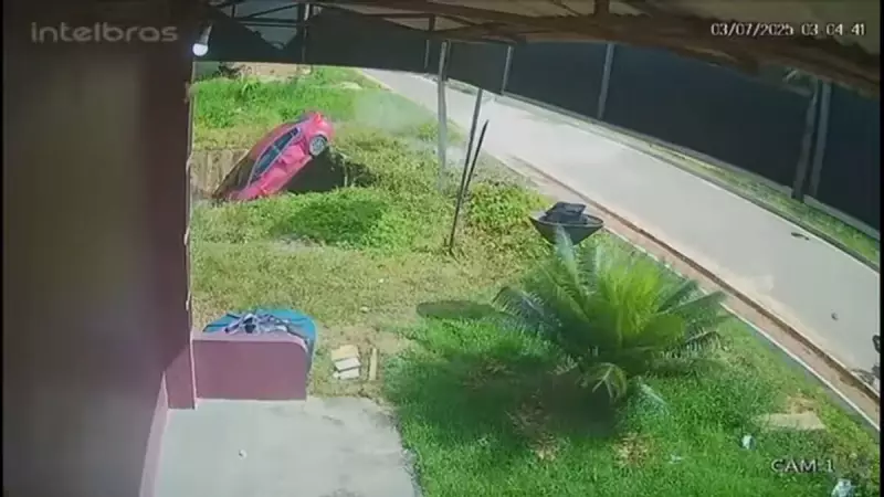 Adolescente rouba carro dos pais para ir a sorveteria e atropela motociclista: veja o vídeo chocante