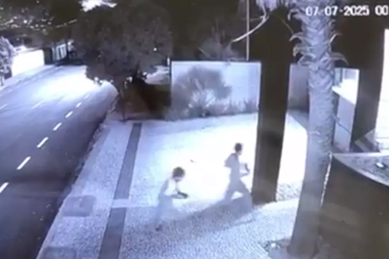 Adolescentes apedrejam homem em situação de rua enquanto dormia em Campo Grande