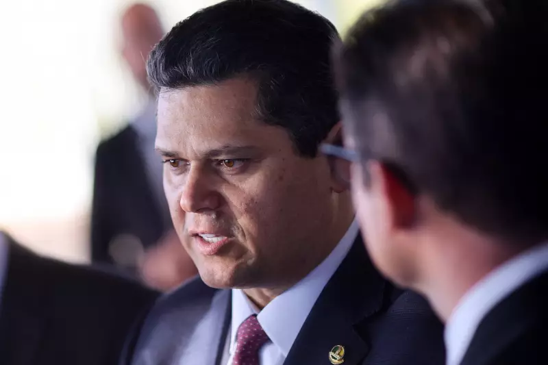 Alcolumbre adverte: Se Lula não sancionar, projeto que aumenta número de deputados será promulgado