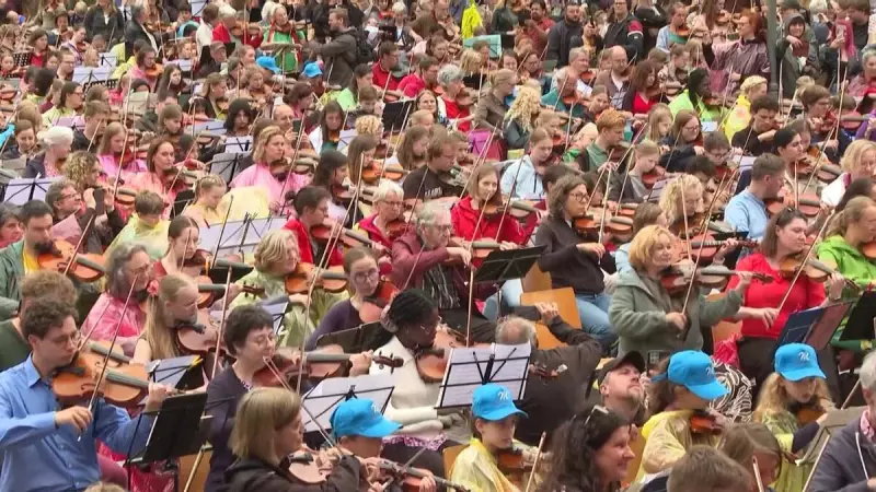 Alemanha entra para o Guinness com a maior orquestra de cordas do mundo