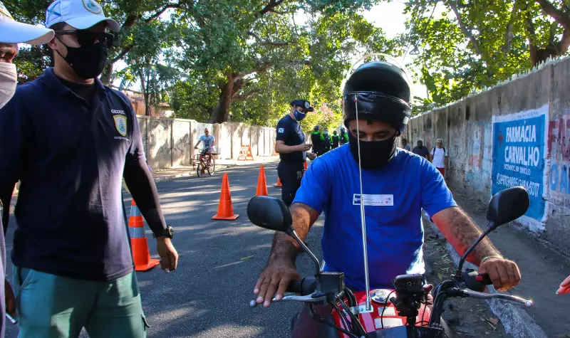 AMC distribui antenas corta-pipas para motociclistas em Fortaleza: saiba como garantir a sua!