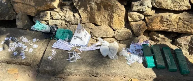 Apreensão recorde de drogas em Três Ríos: Polícia encontra 500 kg de cocaína em operação surpresa