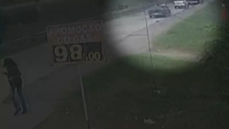 Assaltantes roubam carro em Bangu e deixam vítima em estado de choque
