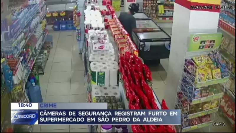 Assalto a supermercado em São Pedro da Aldeia é flagrado por câmeras — veja o vídeo chocante