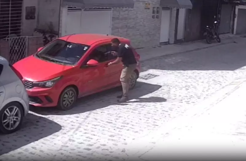 Assalto chocante em Boa Viagem: homem armado rouba carro de mãe ao deixar filhos na escola