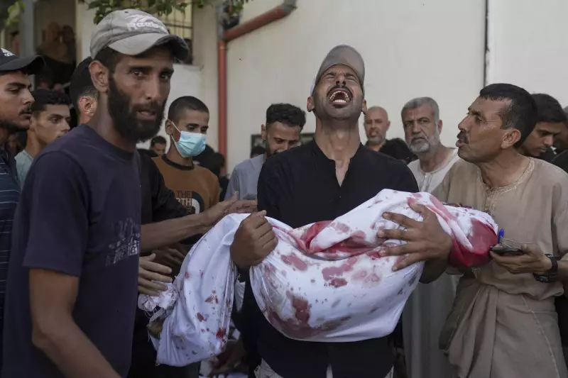 Ataques aéreos israelenses deixam palestinos mortos enquanto buscavam ajuda humanitária