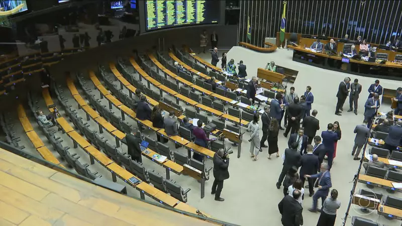Ataques virtuais ao Congresso geram alerta e pedidos por moderação na internet