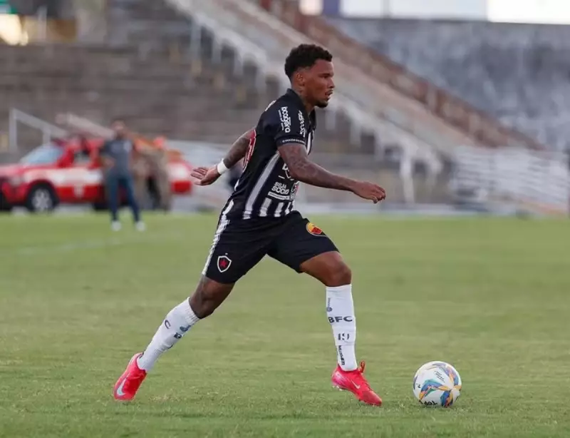 Avaí anuncia primeiro reforço para a temporada: veja quem é o novo jogador!