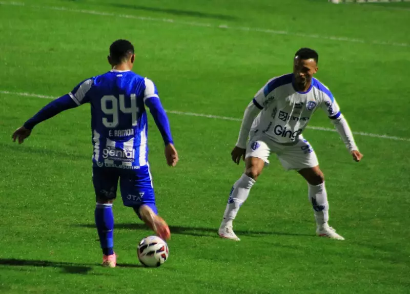 Avaí pressiona, cria chances, mas só empata com o Paysandu e segue no G4 do Campeonato
