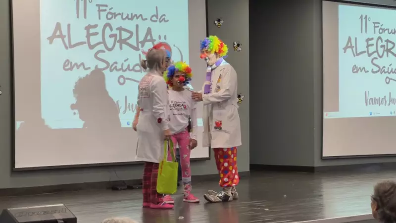 Avó e neta encantam pacientes de hospital com nariz de palhaço em projeto emocionante no interior de SP