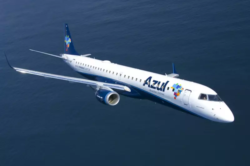 Azul é condenada a pagar indenização por atraso que fez passageira perder voo internacional