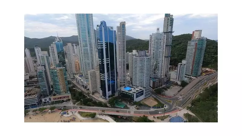 Balneário Camboriú em alerta: risco de acidentes no topo de prédios preocupa moradores