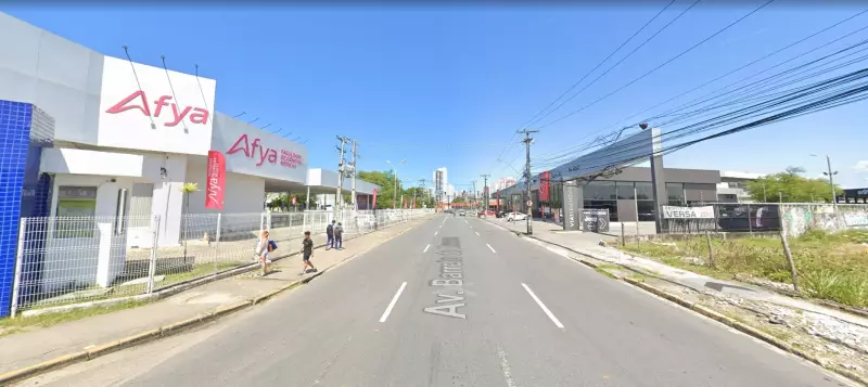 Bebê é encontrado abandonado em saco de lixo em calçada do Grande Recife — Caso choca moradores