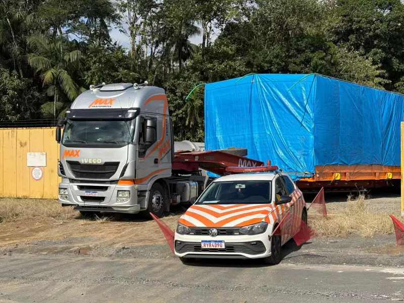 Blumenau enfrenta caos no trânsito devido a cargas escoltadas — entenda o que aconteceu