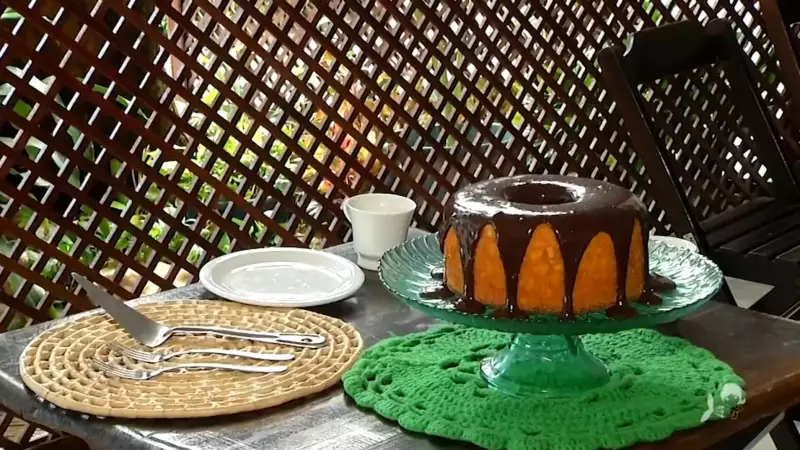 Bolo de Cenoura com Cobertura de Chocolate: Receita Fácil e Deliciosa para Surpreender