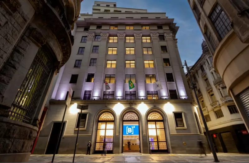 Bolsa sobe e dólar cai: entenda o que moveu o mercado nesta terça-feira