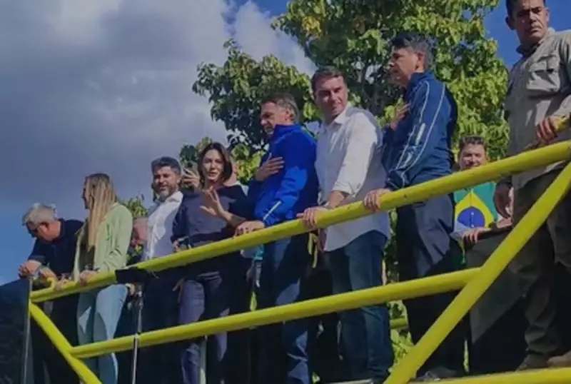 Bolsonaro aparece em motociata com aliados sob medidas cautelares — veja os detalhes