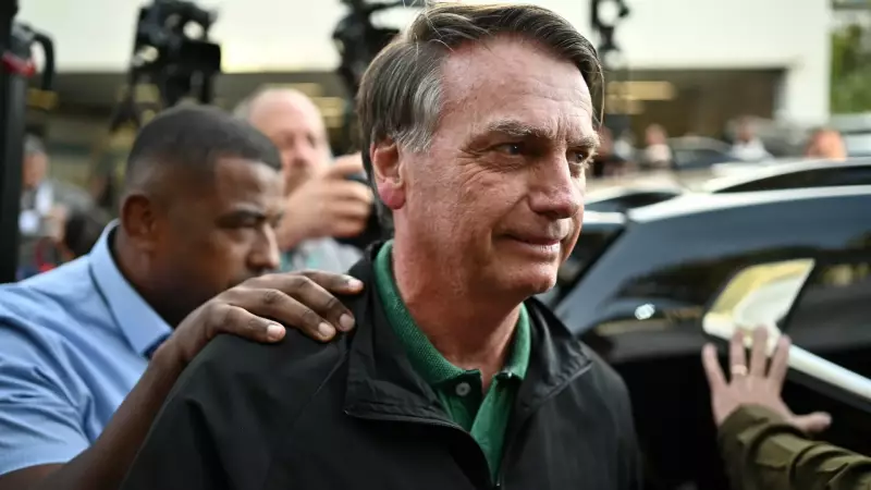 Bolsonaro deixa cena com alerta médico e enfrenta pressão do STF e eleições