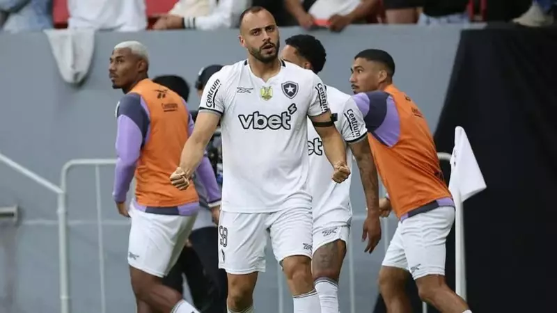 Botafogo vence o Vasco na estreia de Davide Ancelotti no Brasileirão