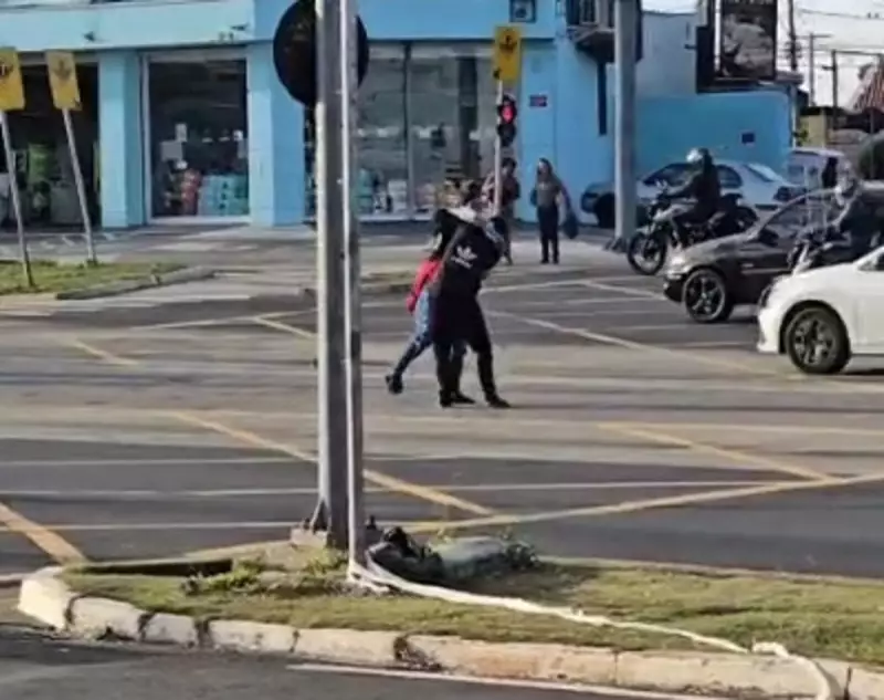 Briga de casal termina em agressão na Avenida Jhon Boyd Dunlop, em Campinas