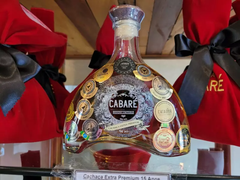 Cachaça eleita a melhor do mundo vira aliada contra o frio no inverno brasileiro