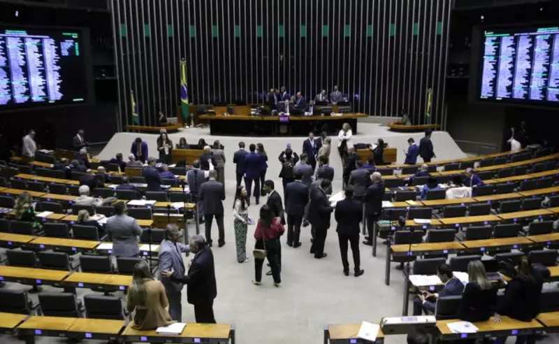 Câmara adia votação de projeto que revisa benefícios fiscais: entenda os impactos