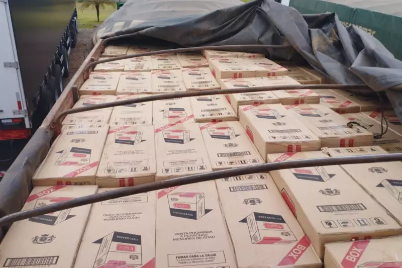 Caminhoneiro é preso no PR com 350 mil maços de cigarro contrabandeados | Disse que transportava milho