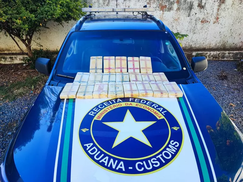 Carga de cigarros eletrônicos escondia mais de 20 kg de cocaína em caminhão apreendido em MG