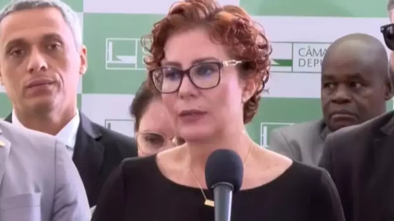 Carla Zambelli é detida na Itália: deputado italiano colabora com investigação