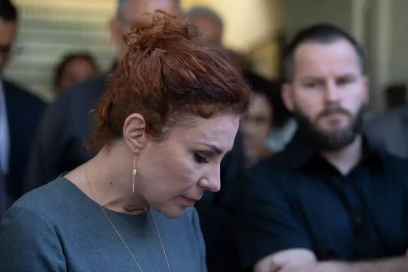 Carla Zambelli promete devolver apartamento funcional, mas enfrentará multa por atraso
