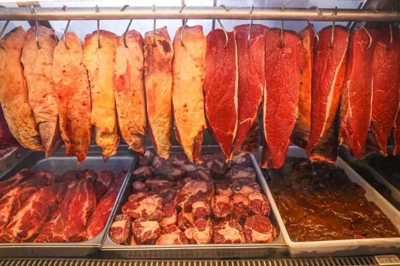 Carne bovina pode ficar mais barata? Suspensão de exportações aos EUA impacta preço, diz especialista