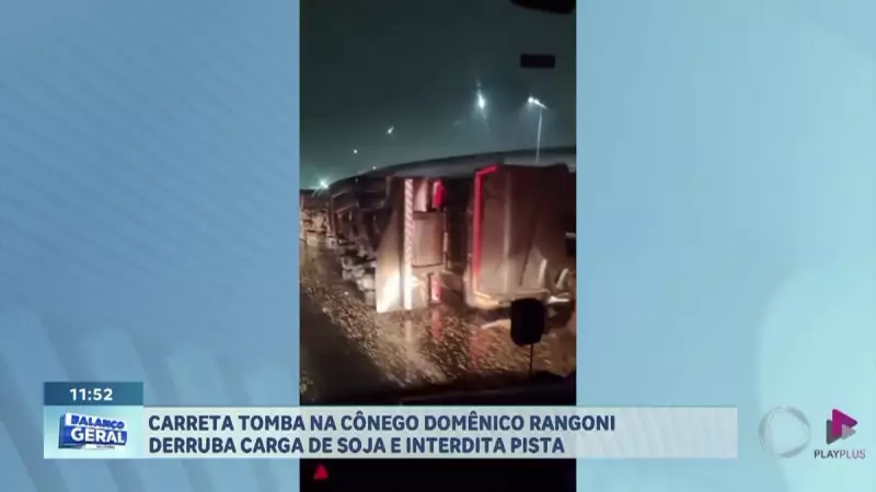 Carreta tomba na Rodovia Cônego Domenico Rangoni e interdita pista no litoral de SP