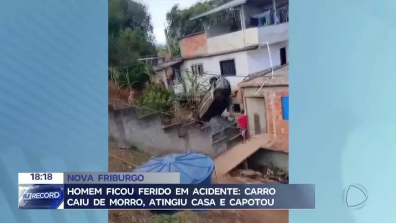 Carro despenca de morro, atinge casa e capota em Nova Friburgo: veja detalhes do acidente
