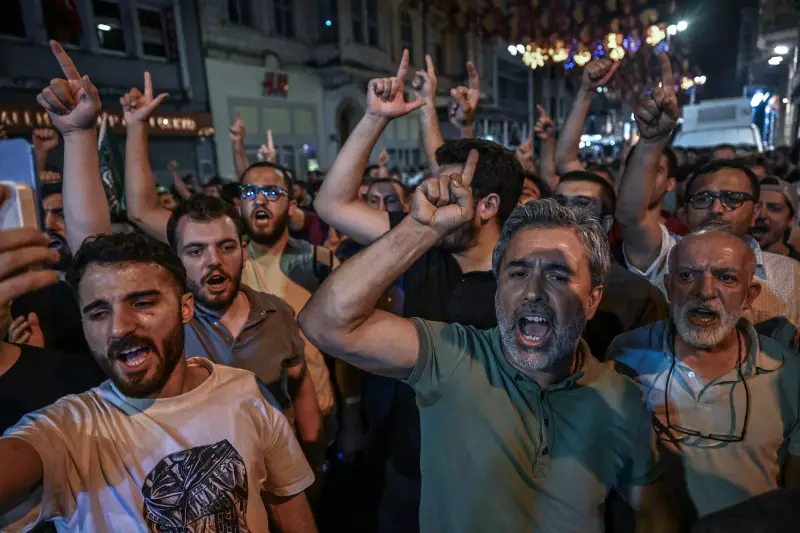 Charge do Profeta Maomé gera protestos na Turquia e leva à prisão de cartunistas