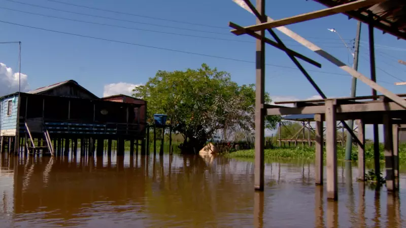 Cheia dos rios no Amazonas fecha escola e alunos têm aulas remotas em comunidade ribeirinha