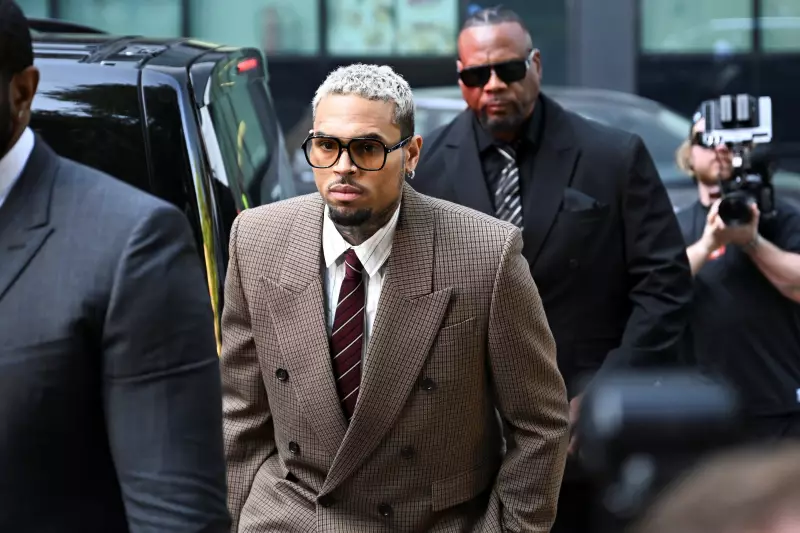 Chris Brown se declara inocente em novas acusações de agressão no Reino Unido