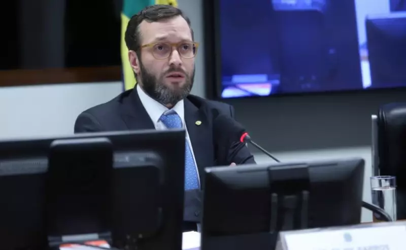 Comissão da Câmara dominada por bolsonaristas homenageia Trump horas antes de anúncio de tarifa