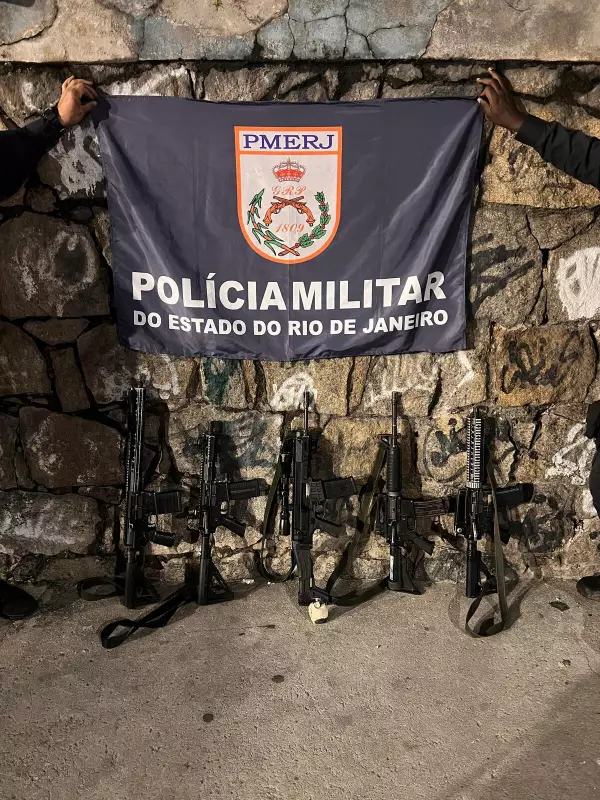 Confronto entre facções no Morro do Fubá termina com seis traficantes presos pela PM