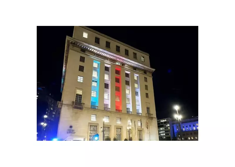 Cores da Prefeitura de SP geram confusão na internet: entenda o motivo