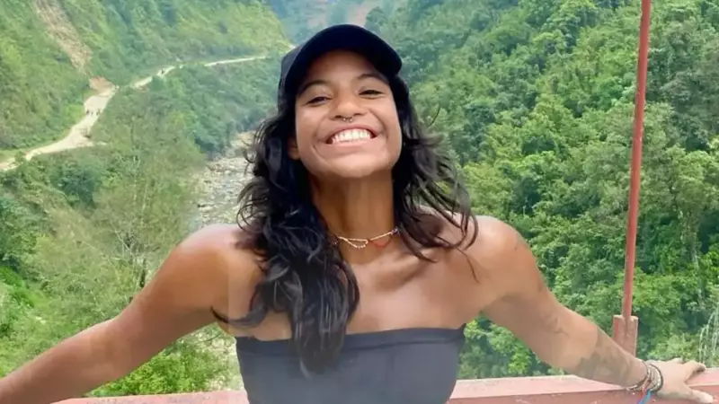 Corpo de Juliana Márrins chega ao Brasil após resgate na Indonésia: uma jornada de seis dias