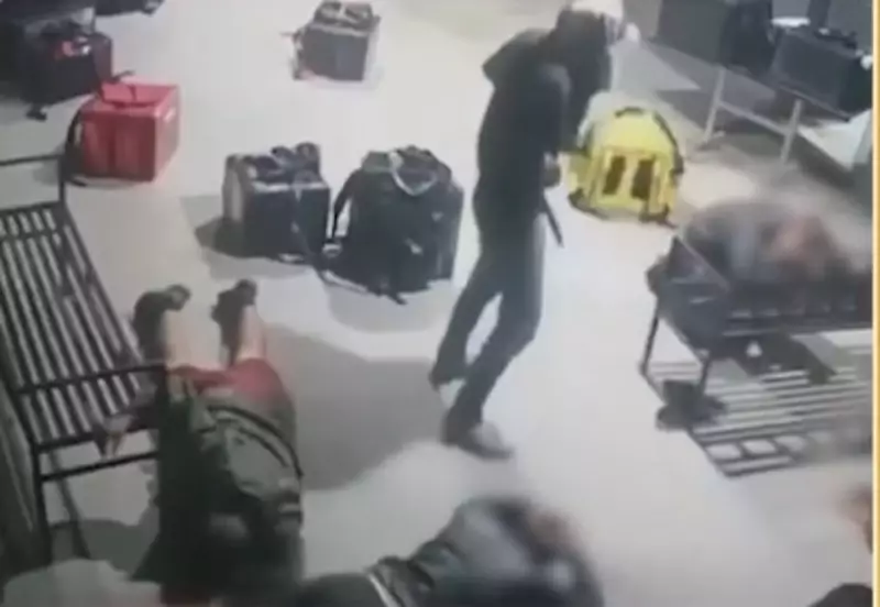 Criminosos armados assaltam temakeria e aterrorizam entregadores em Manaus