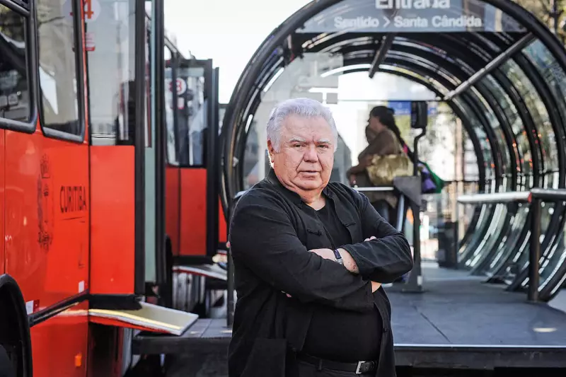 Curitiba homenageia Jaime Lerner com estátua no calçadão da Rua XV