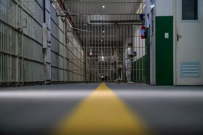 Da cela superlotada para a liberdade: o que levou a Justiça a soltar dezenas de presos em SC?