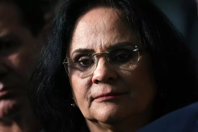 Damares Alvim faz declaração polêmica após visita a Michelle Bolsonaro: 'Ela vai responder'