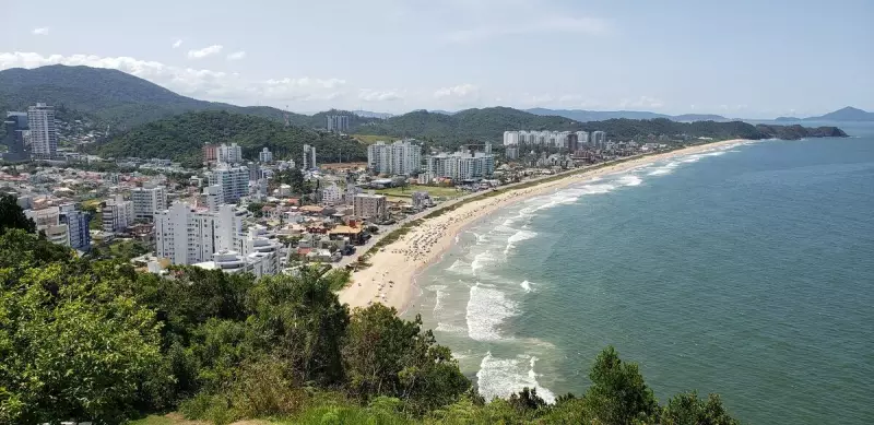 De troca de terreno por moto a milionários: a transformação surpreendente de Praia Brava em SC