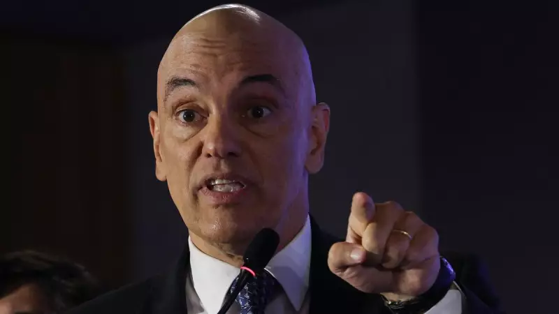 Deputados acampam em frente ao STF e desafiam ordem de Moraes: 'Isso não é ditadura?'