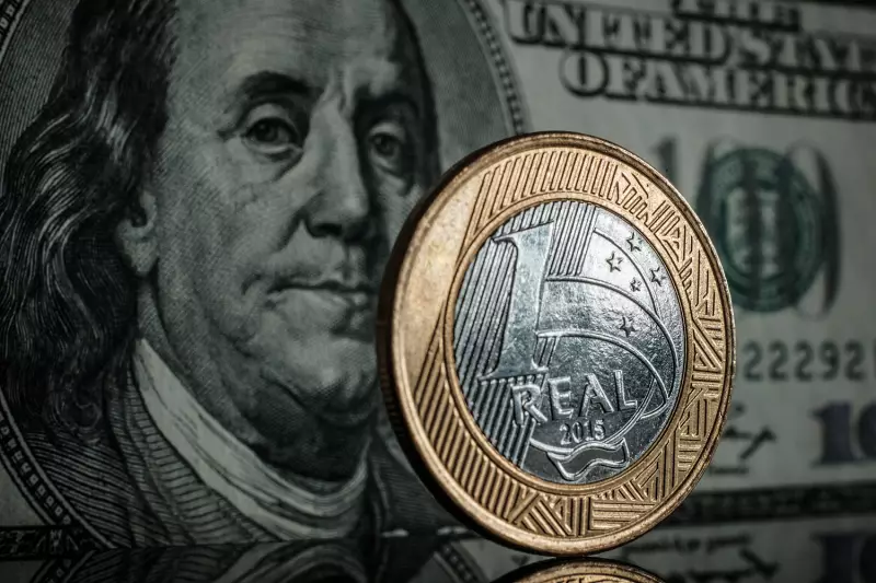 Dólar em queda: o que esperar da moeda após recuar 12% em 2024?